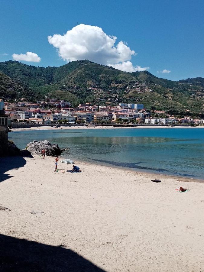 La Casetta Sul Mare Di Чефалу Екстериор снимка