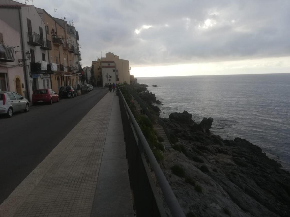 La Casetta Sul Mare Di Чефалу Екстериор снимка